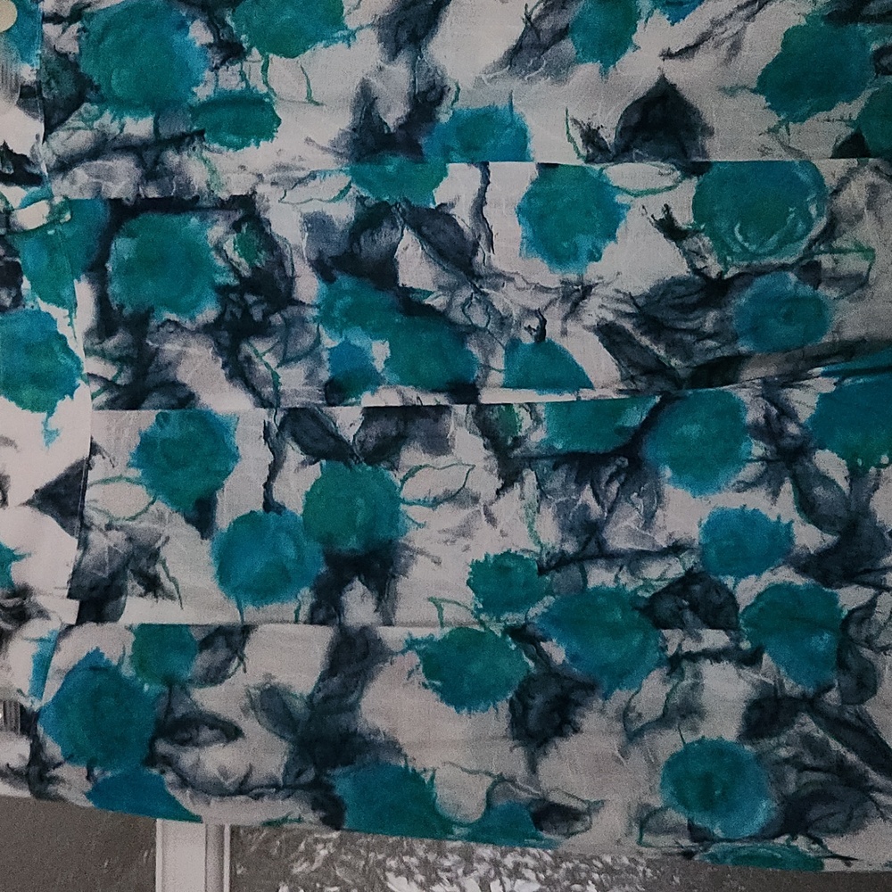 Flowy Turquoise Blue and White Flowy Cropped Pants - Picture 5 of 10